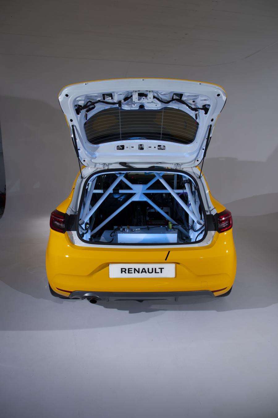 Багажник Renault Clio Cup 2019 года  (фото 7 из 8)